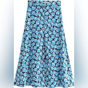 Zara Blue Floral Printed Skirt with Buttons & Slit